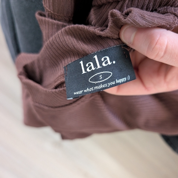 Dressed in LALA Lex ribbed playsuit - Mocha - Picture 6 of 6